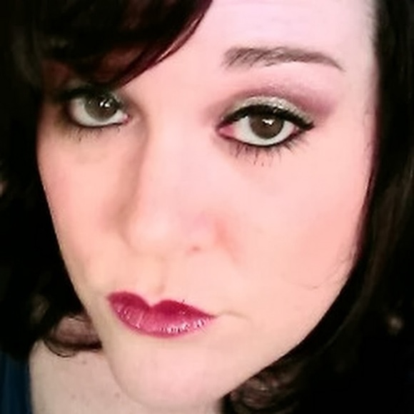 Meet your Posher, Holly - Picture 1 of 1